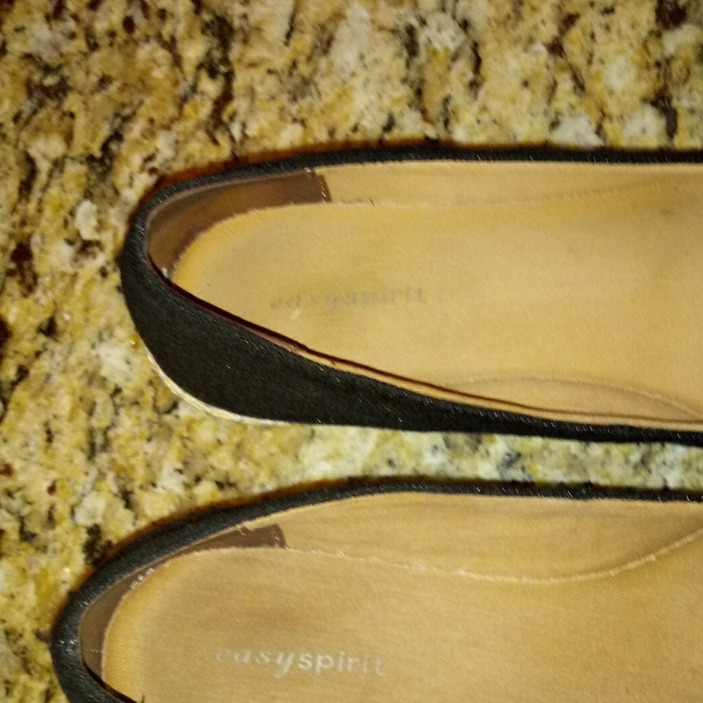 Ladies Easy Spirit Slip Ons - Picture 5 of 8